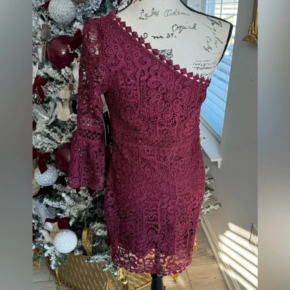 LULU’S Dreamy Date Burgundy Crochet Lace One-Shoulder Mini Dress - Picture 7 of 11